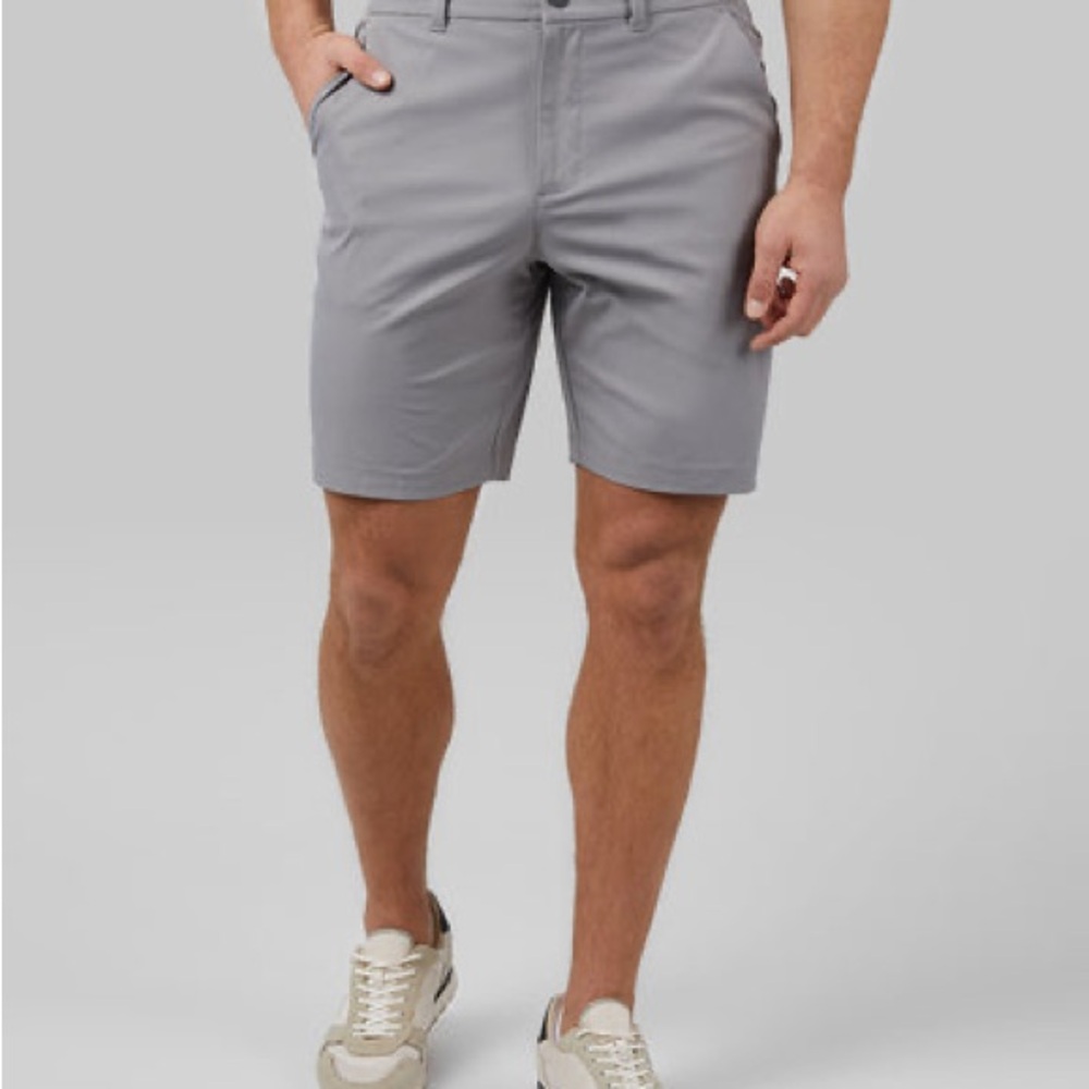 32 Degrees Men's Light Gray Flat Front Shorts-30